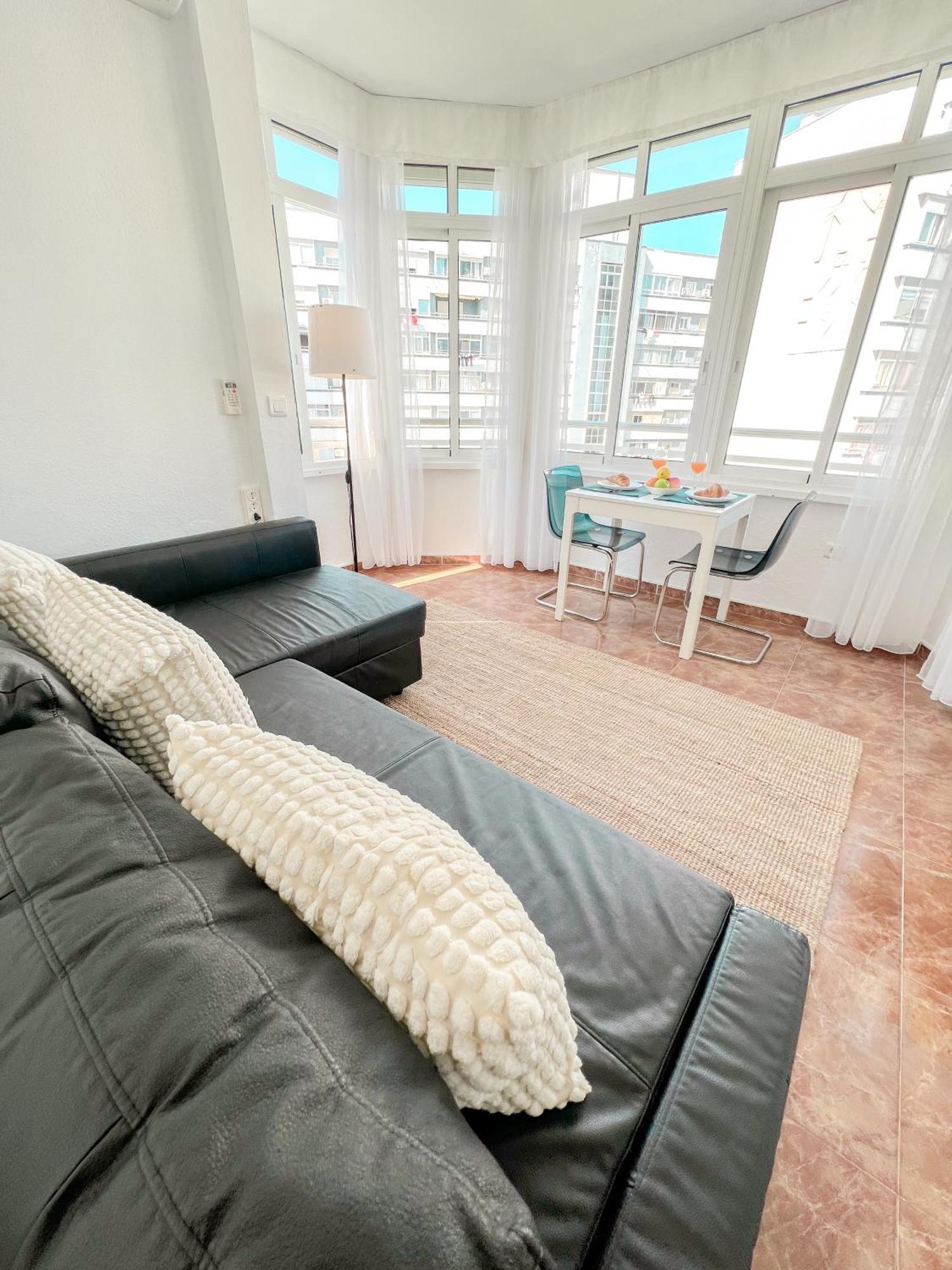 Cozy & Bright Flat Torremolinos Centre Apartment Ngoại thất bức ảnh